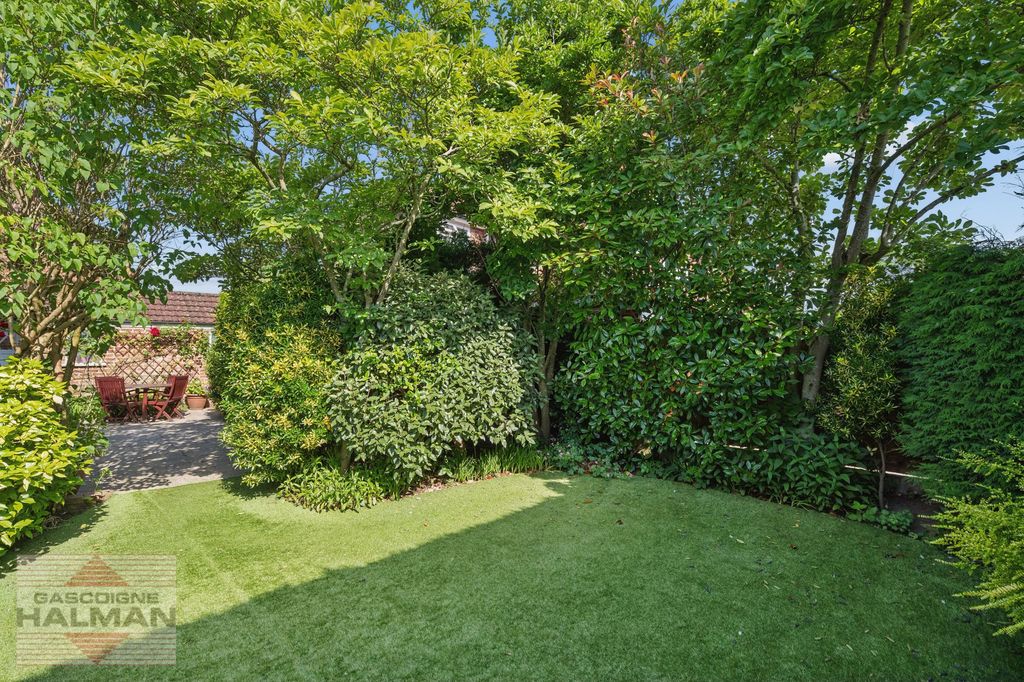 Property photo 2 of 36