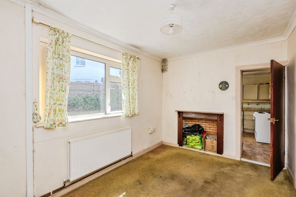 Property photo 3 of 17