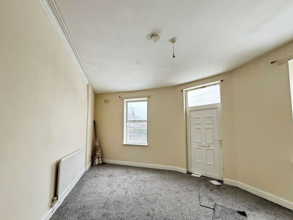 Property photo 3 of 10 Pbox-Img.Jpg