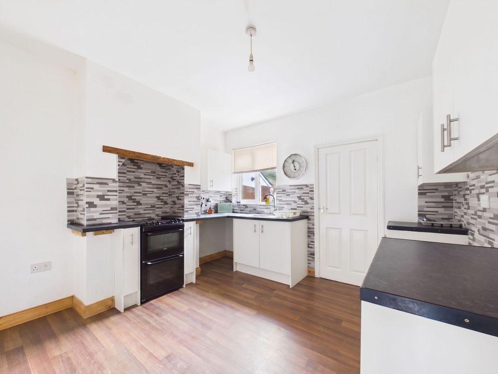 Property photo 2 of 10 Dining Kitchen