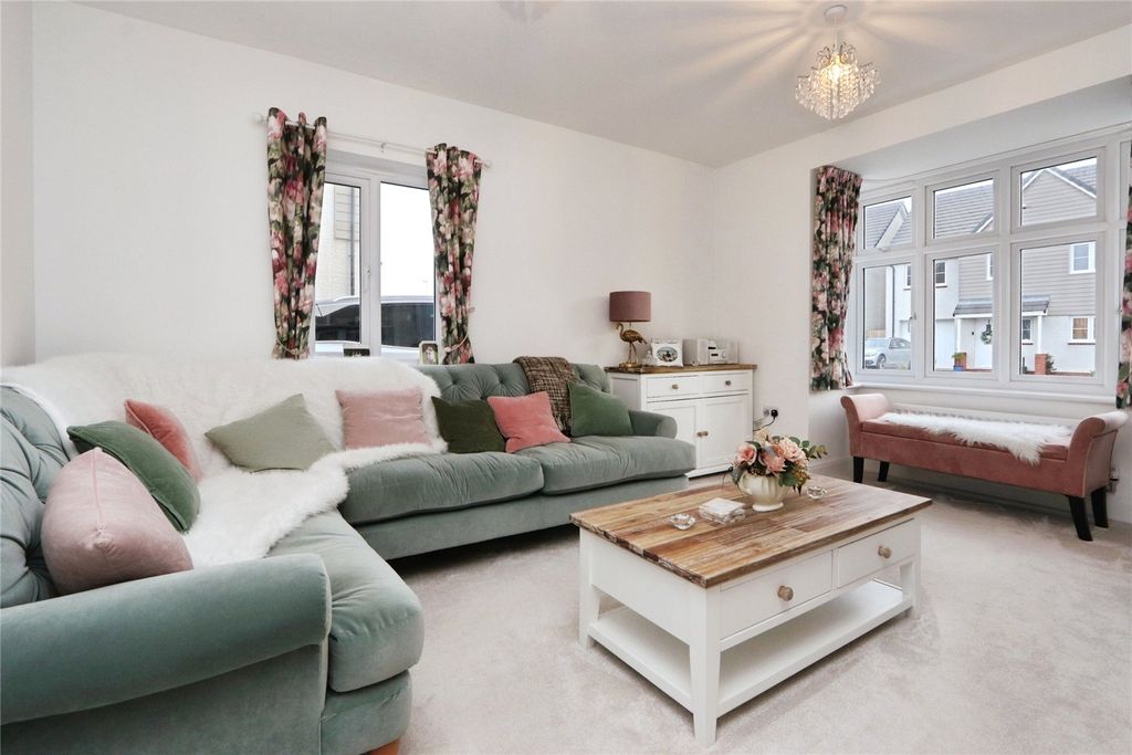 Property photo 3 of 38 Picture No. 23