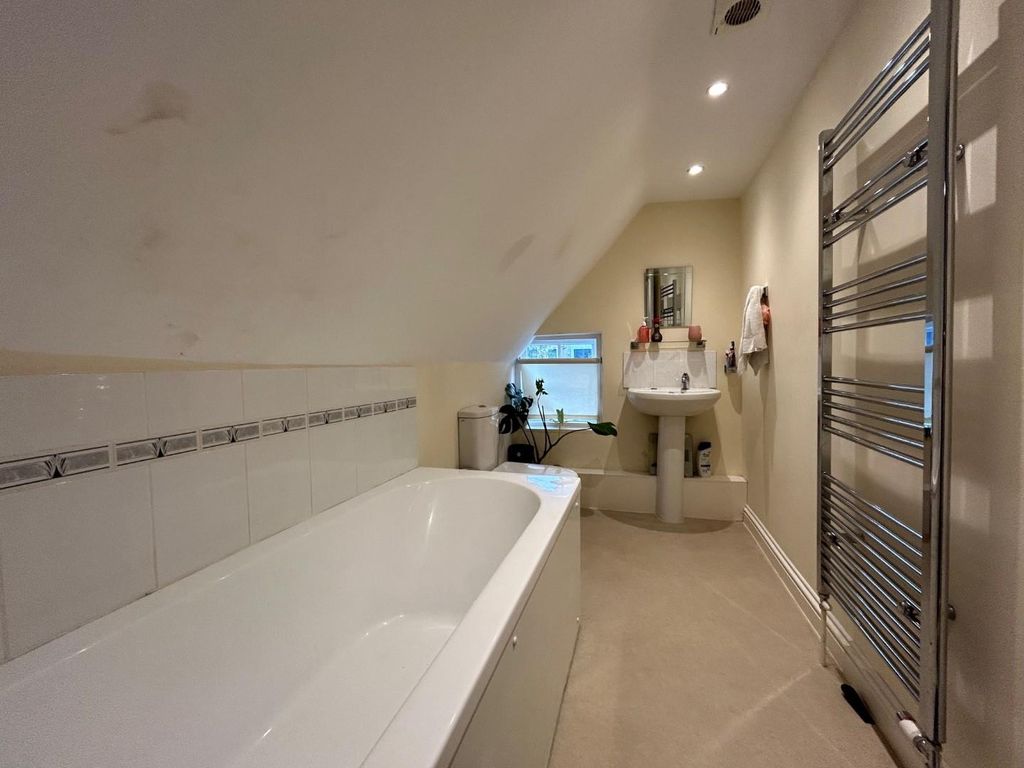 Property photo 2 of 4 Bathroom On Top Floor.Jpg