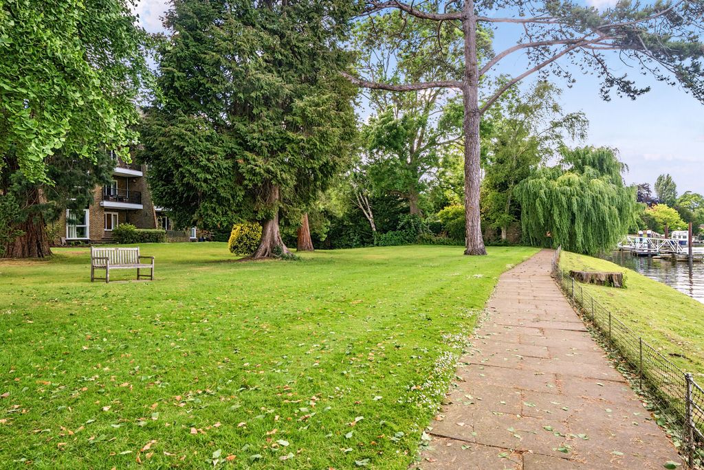 Property photo 2 of 13 1-6A22c57861Fca-1...