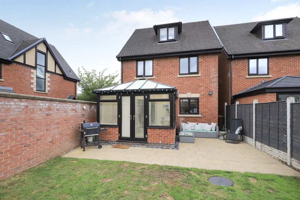 Property photo 2 of 19