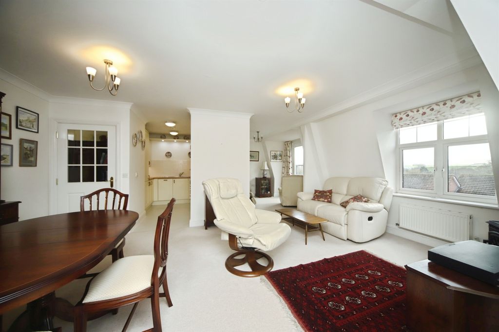 Property photo 2 of 30