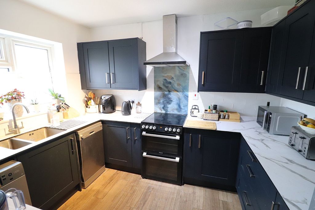 Property photo 2 of 12 Picture No. 03