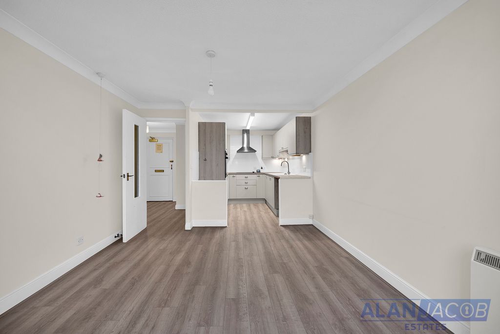 Property photo 3 of 22