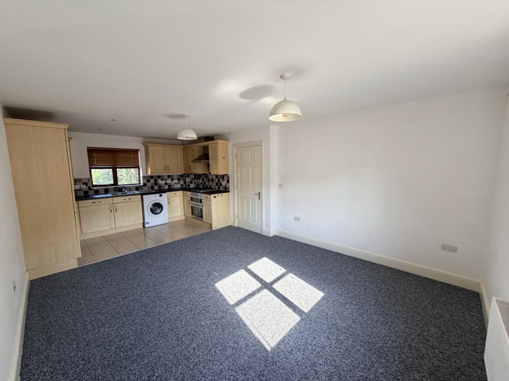 Property photo 3 of 9 Dining Room
