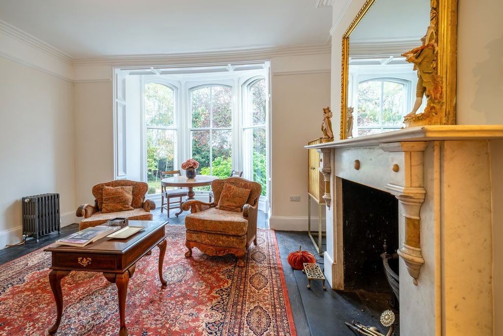 Property photo 3 of 38