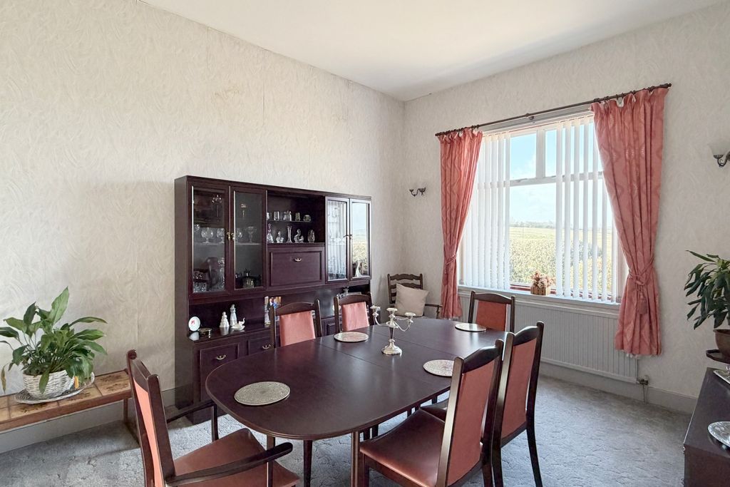 Property photo 3 of 52