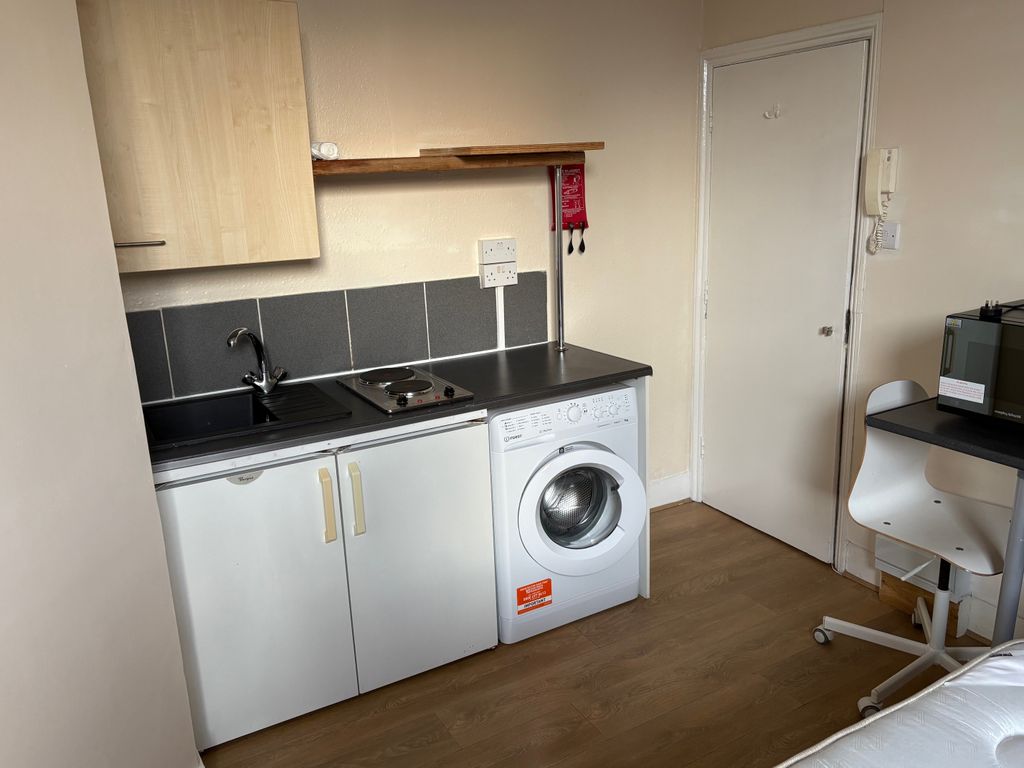 Property photo 2 of 3