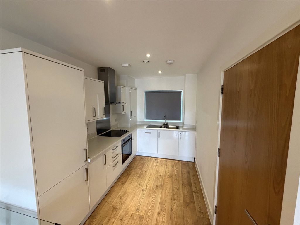 Property photo 2 of 7 Kitchen