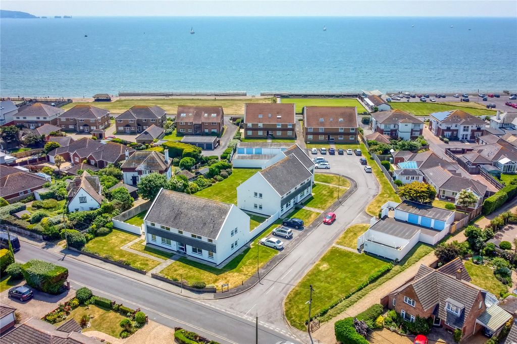 Additional image 16 of 2 bed flat for saleManderley, Sea Road, Milford On Sea, Lymington SO41