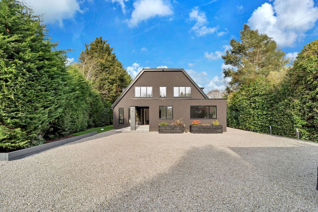 Property photo 1 of 40