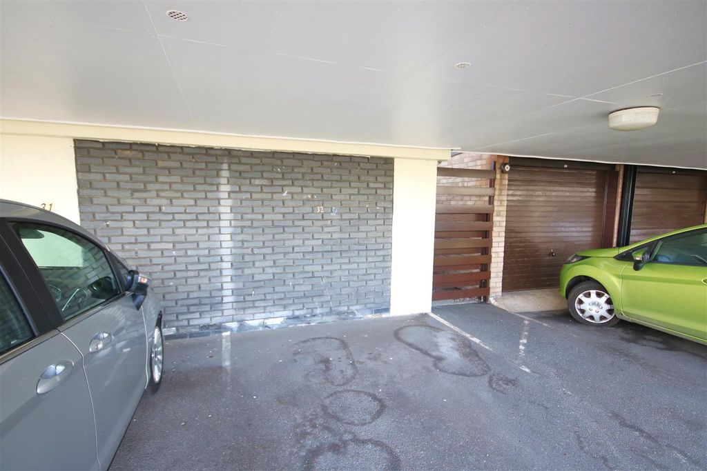 Additional image 21 of 2 bed flat for saleFrinton Court, The Esplanade, Frinton-On-Sea CO13