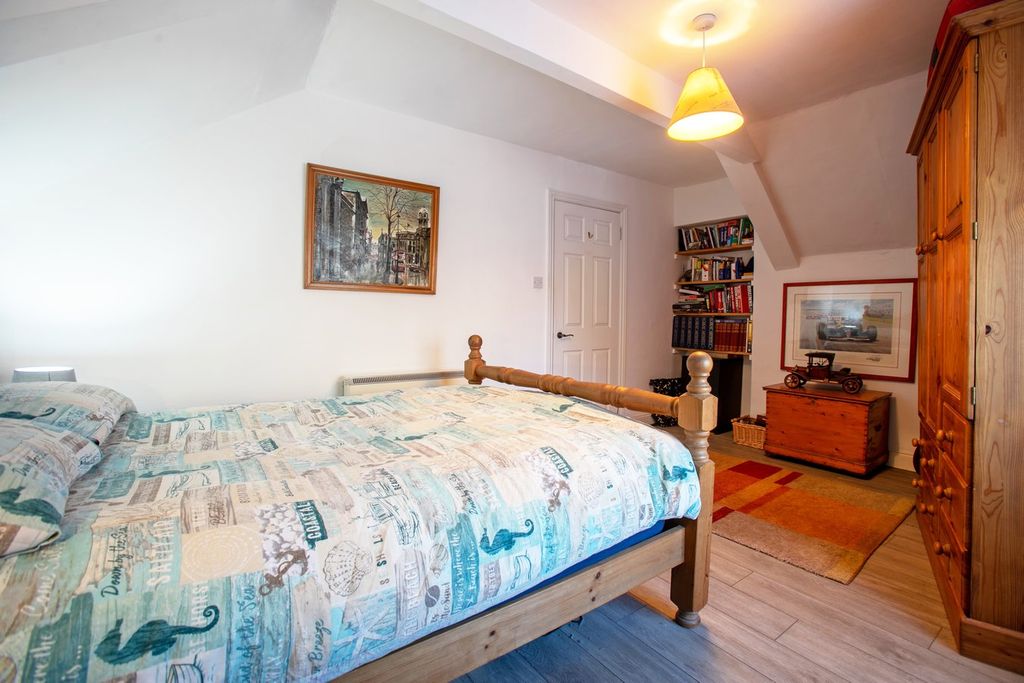 Additional image 9 of 1 bed flat for saleNewport Square, Launceston PL15