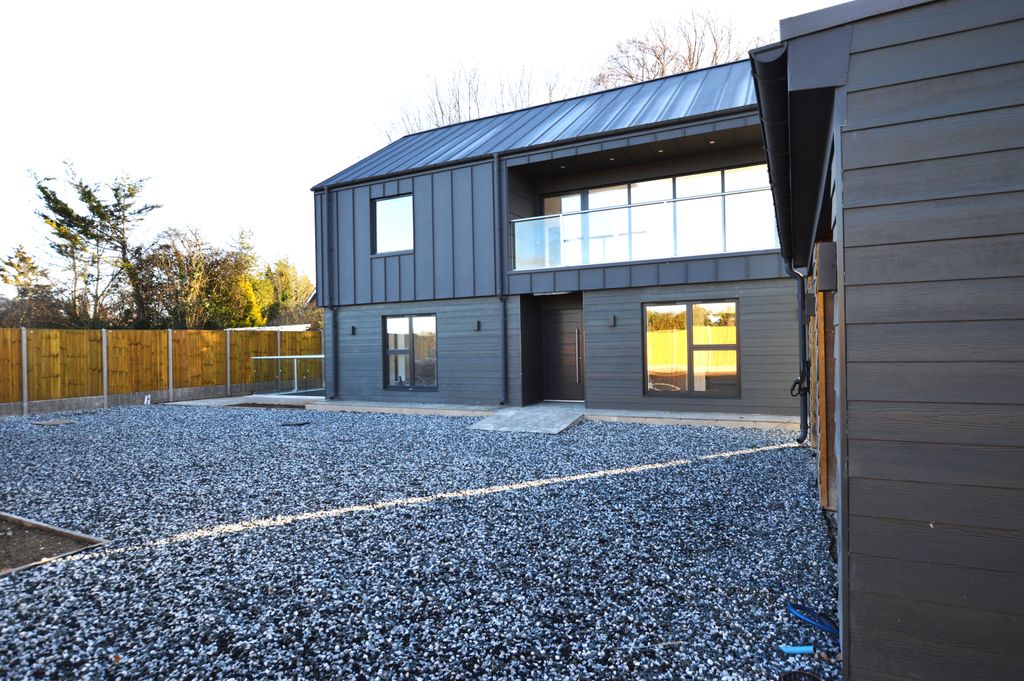 Property photo 3 of 5