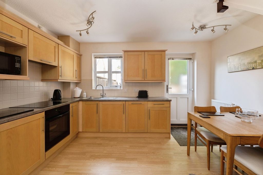Property photo 3 of 13 Kitchen Diner