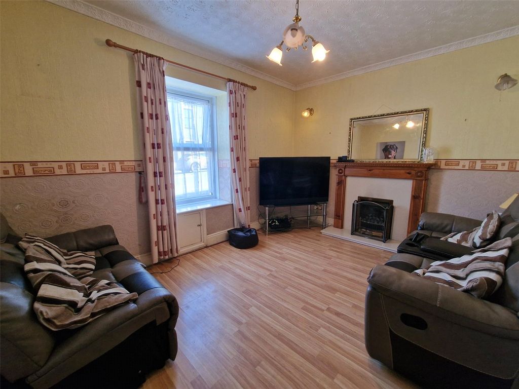 Property photo 3 of 19 Picture No. 04