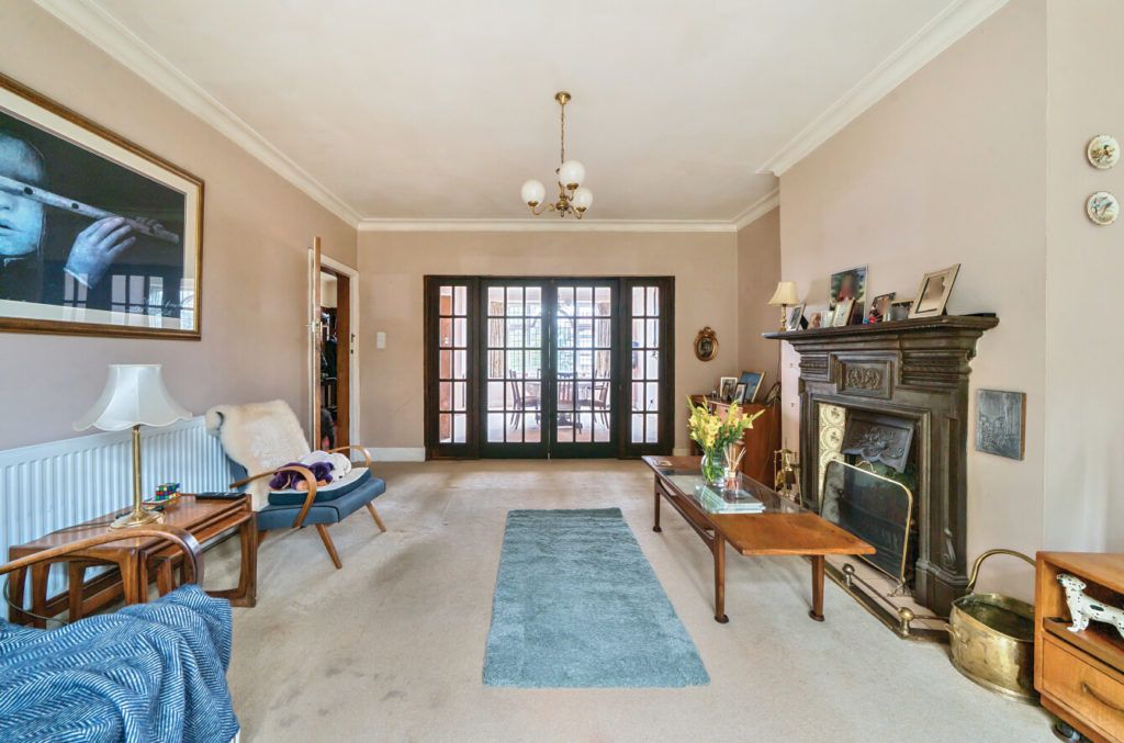 Property photo 3 of 17