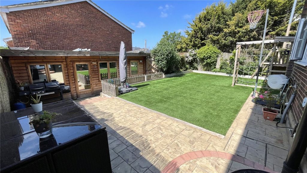 Property photo 2 of 29 Picture No. 02