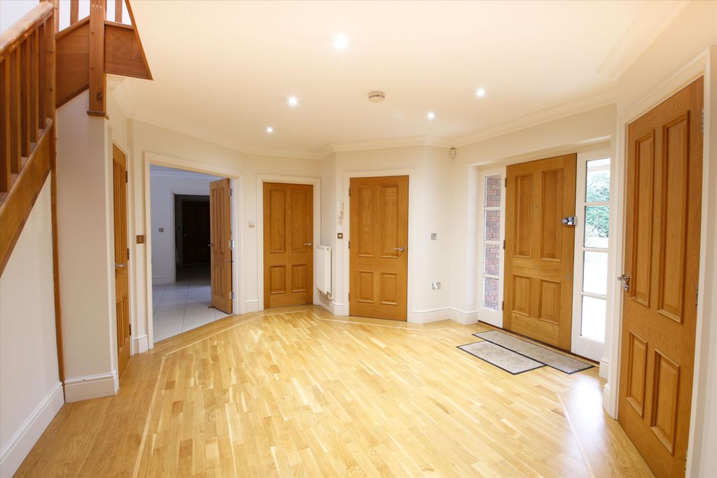 Property photo 2 of 9 Image