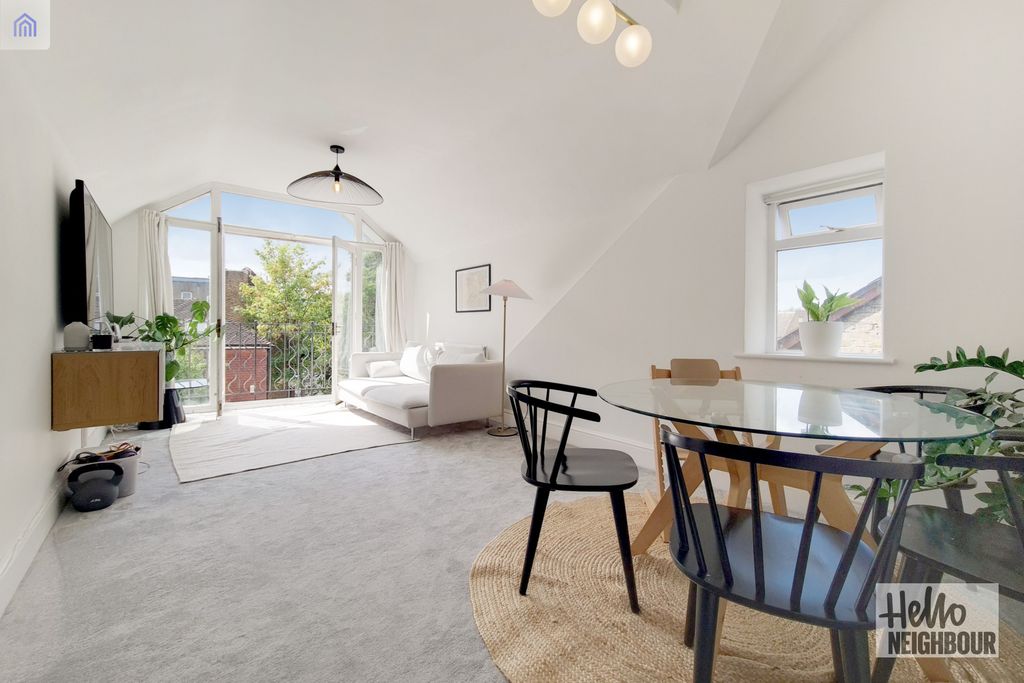 Property photo 1 of 13 Photo 0