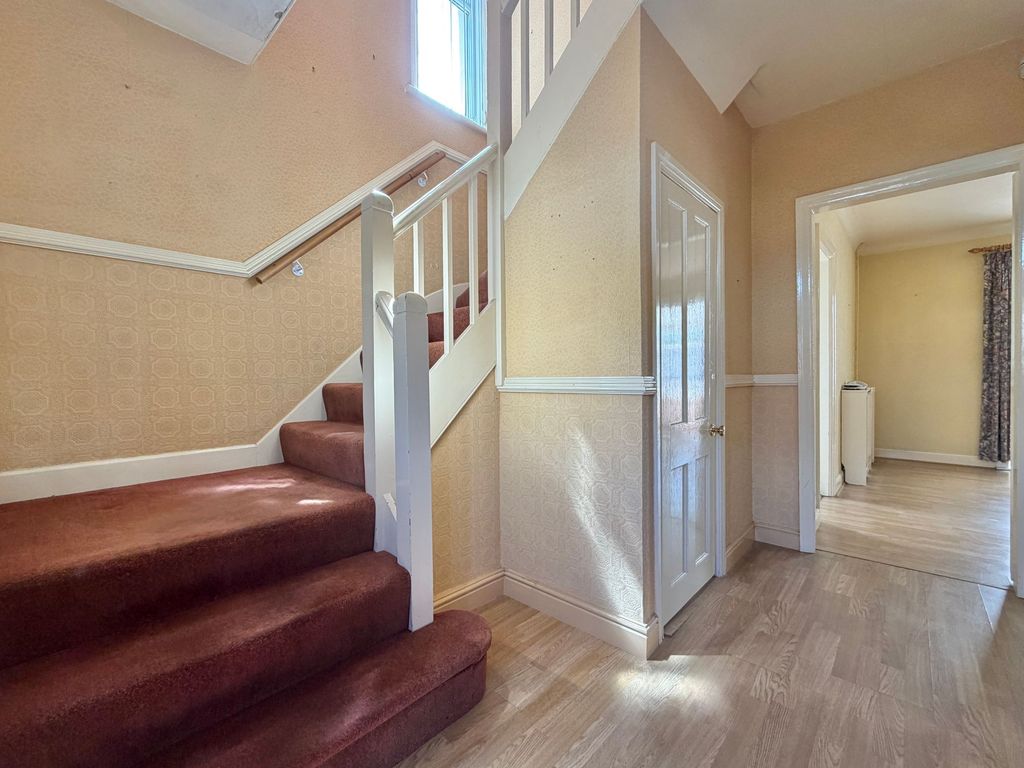 Property photo 2 of 16 Hall