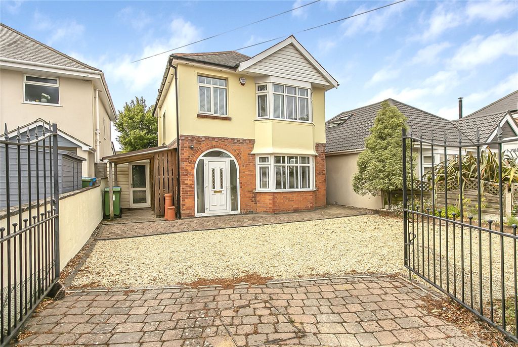 Property photo 1 of 23 Dorchester Road