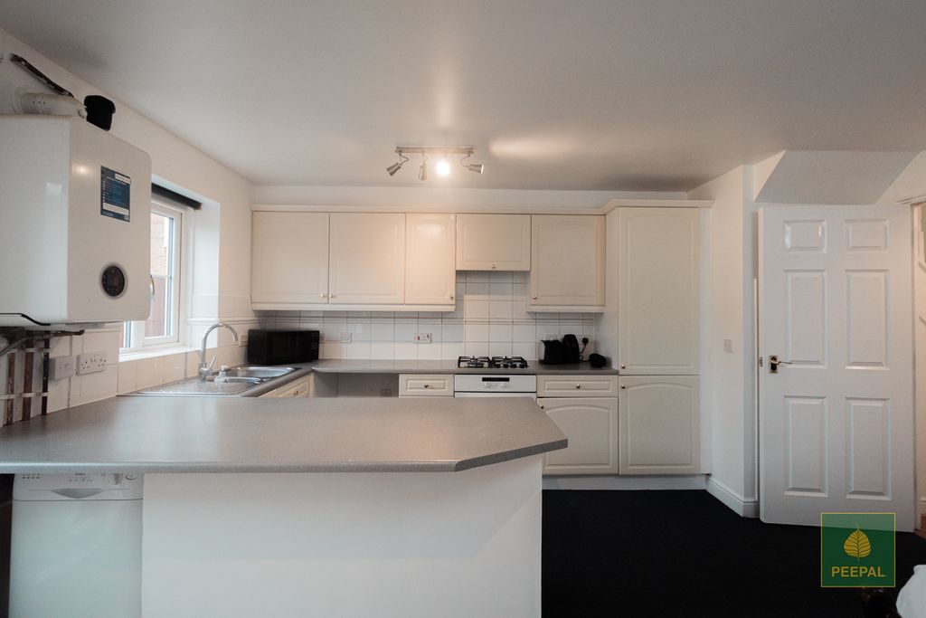 Property photo 2 of 13