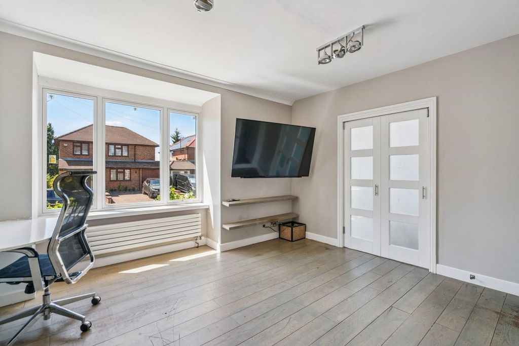 Property photo 3 of 19