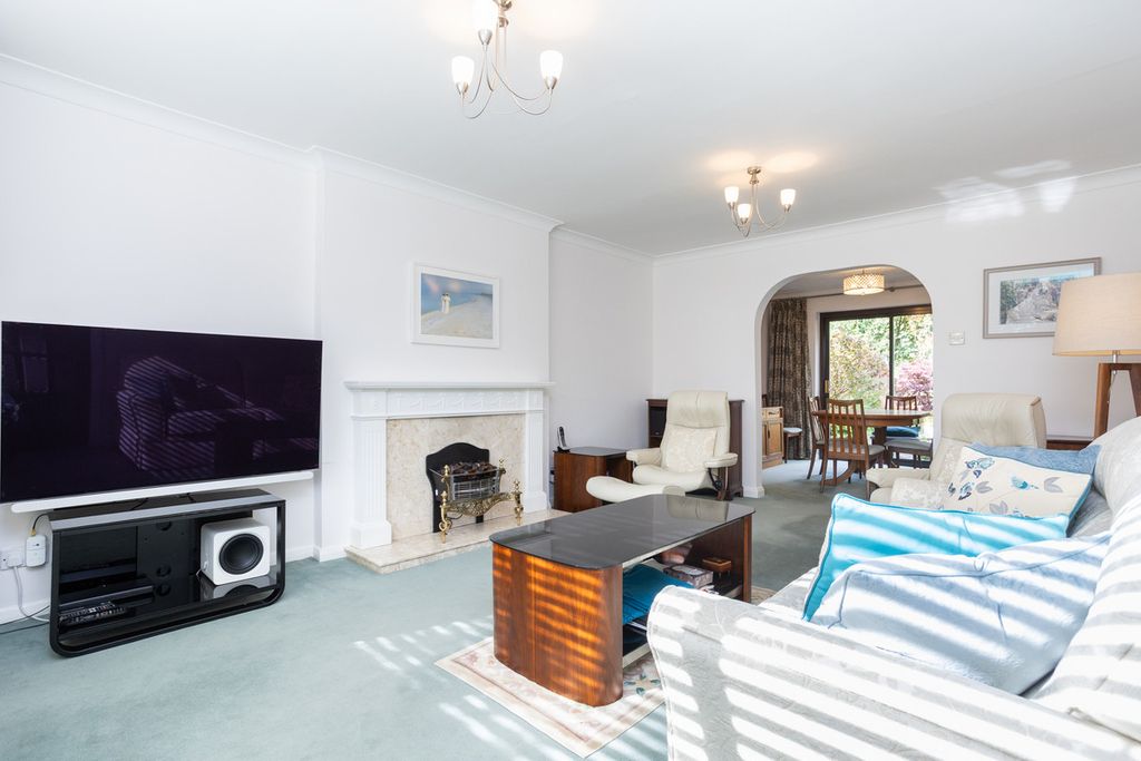 Property photo 2 of 14