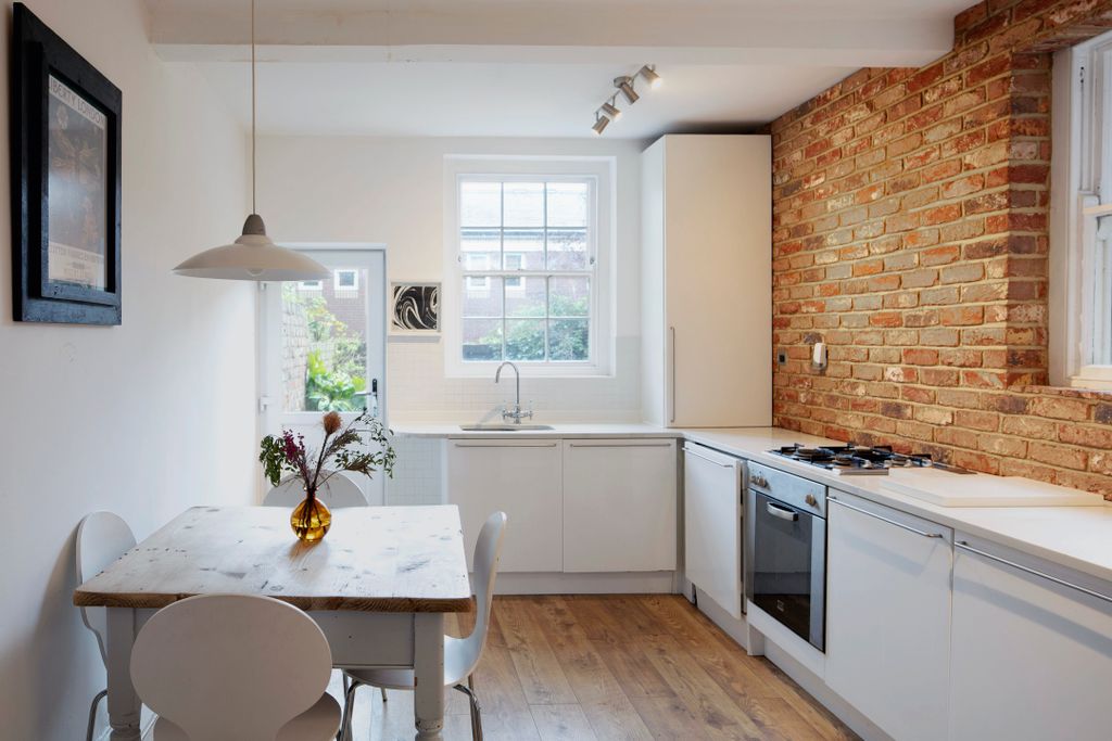 Property photo 2 of 22