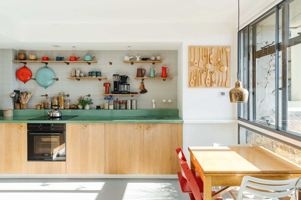 Property photo 2 of 23 Keeling House E2