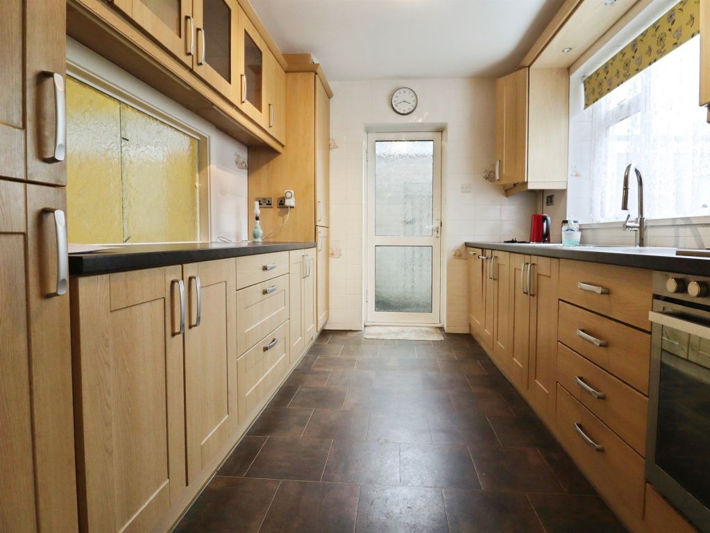 Property photo 3 of 32