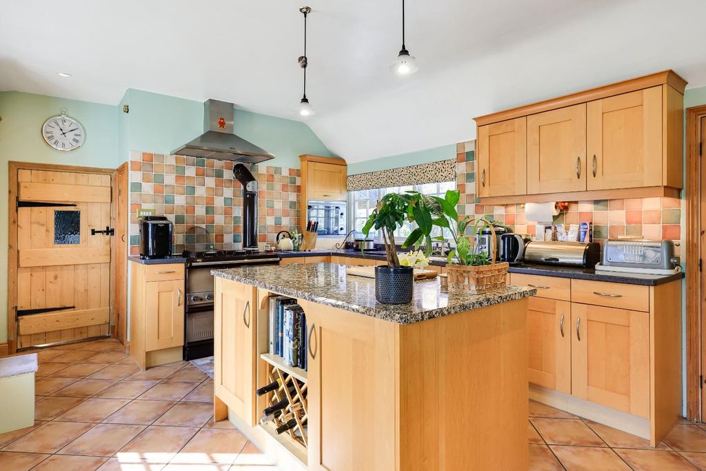 Property photo 3 of 27 Img (8).Jpg