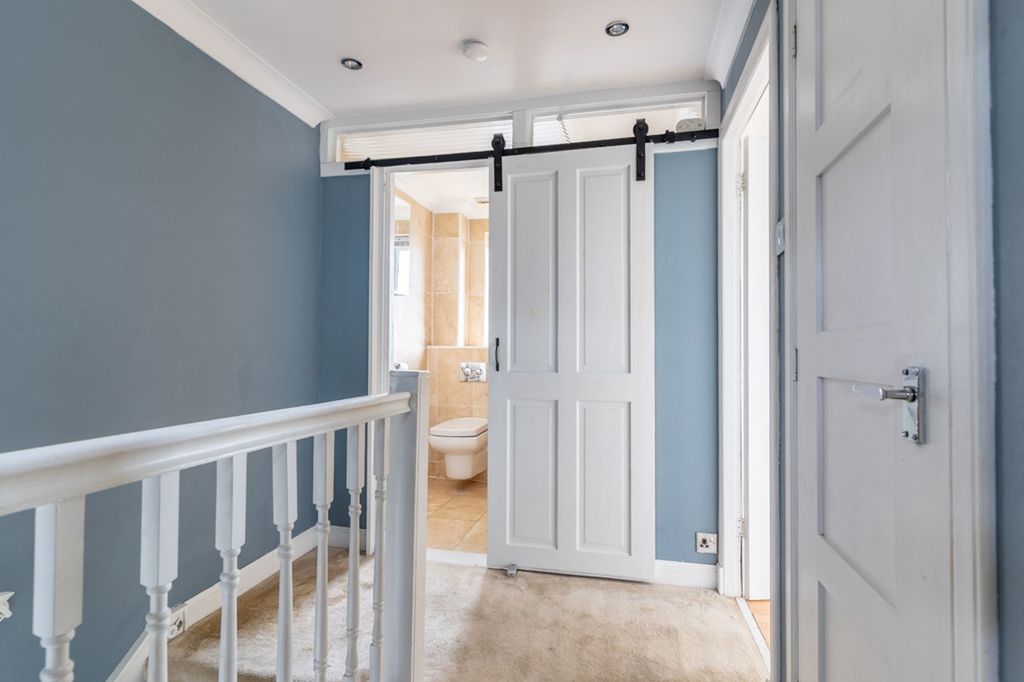 Property photo 2 of 37