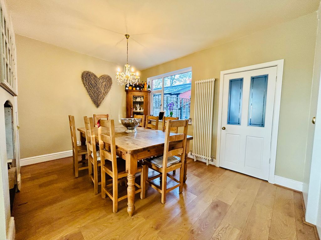 Property photo 1 of 8 Dining Room