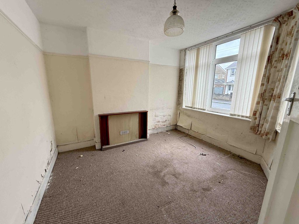 Property photo 3 of 11 Gallery