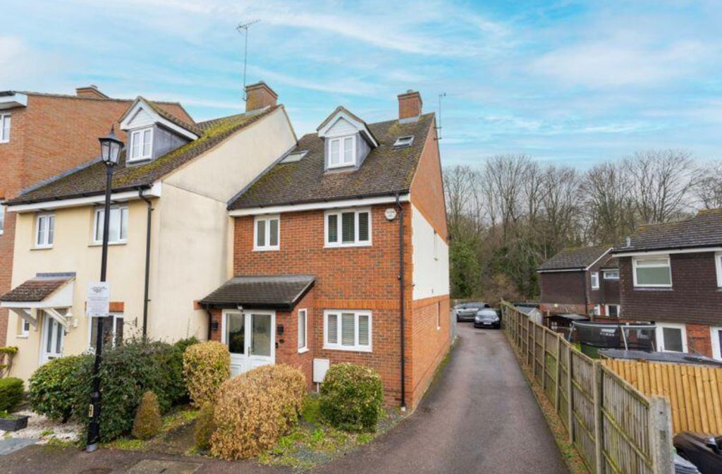 Property photo 1 of 13 Exterior