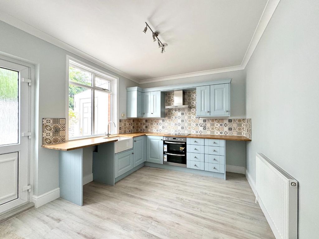 Property photo 2 of 15 Kitchen