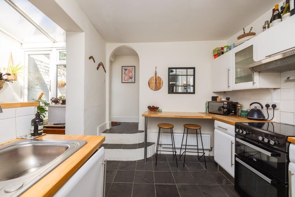 Property photo 3 of 26 Char7651.Jpg