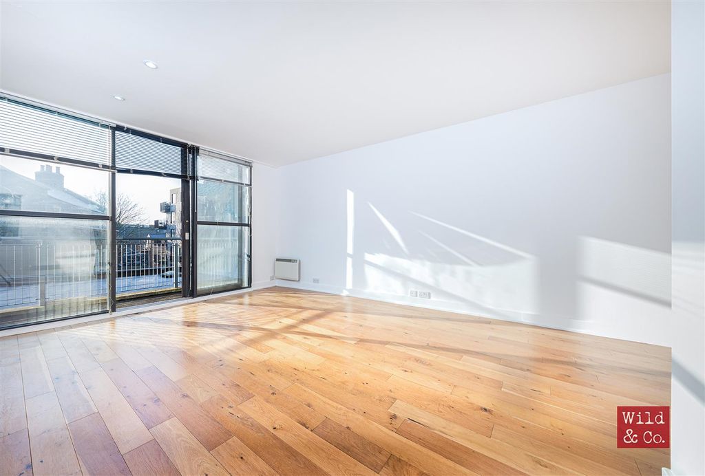 Property photo 1 of 17 011.Jpg