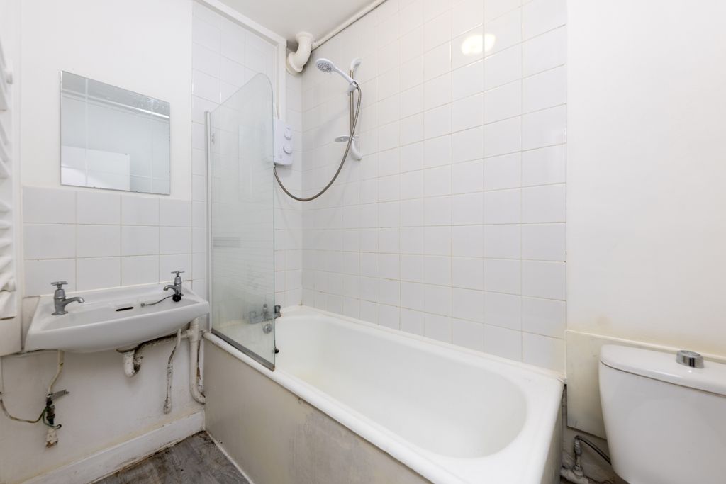 Property photo 3 of 5 Sarah Swift House...