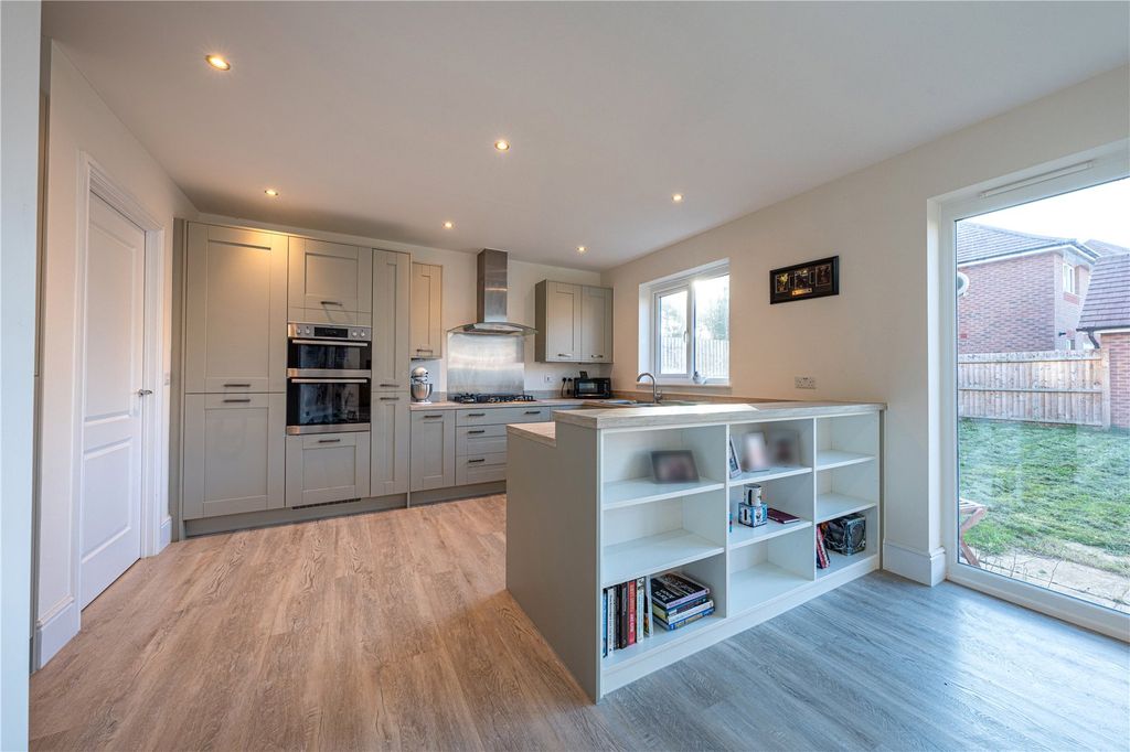 Property photo 3 of 39 Picture No. 21