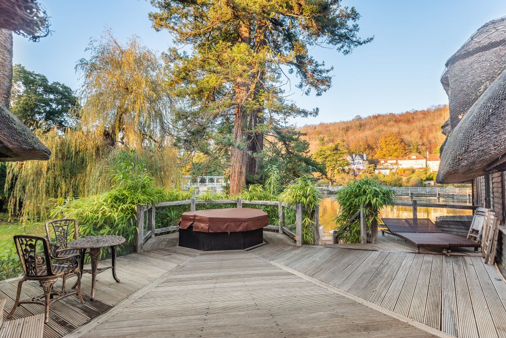 Property photo 3 of 11 Photo 03