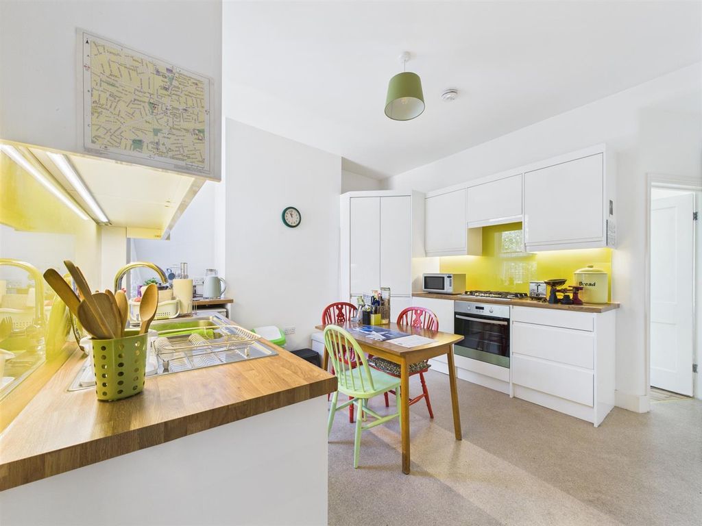 Property photo 2 of 14 Cam01358G0-Pr0165-Still005.Jpg