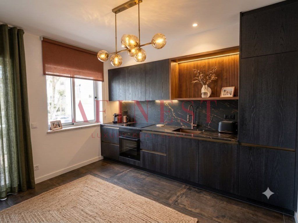 Property photo 1 of 3 Renovated Apartment In Cascais | Light, Comfort And Location