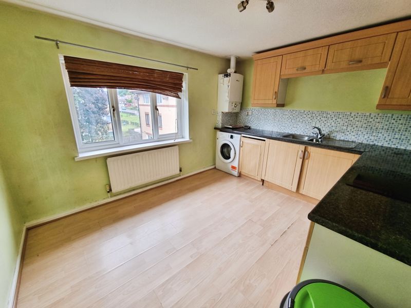 Property photo 2 of 6 Photo 4