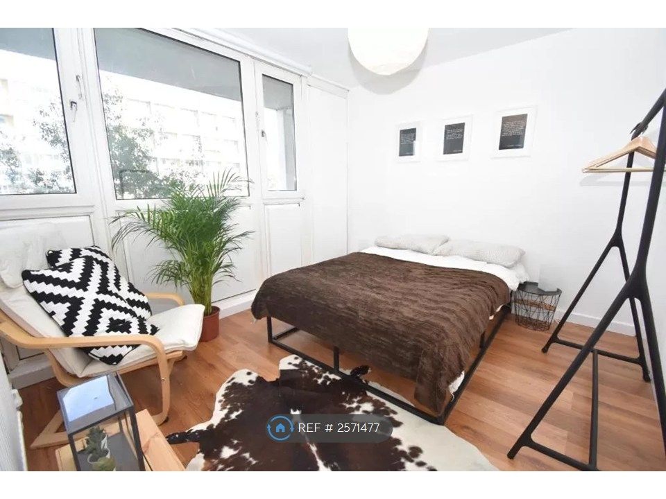 Property photo 2 of 9 Double Bedroom 1